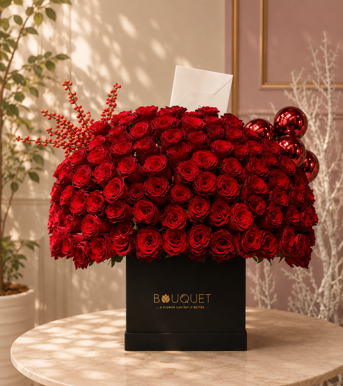 Grand Red Roses Ornaments Black Square Box